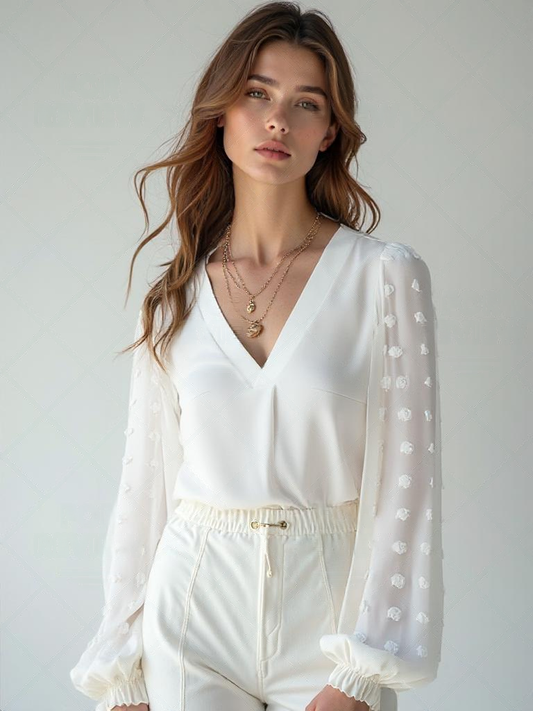 V-Hals Blouse - Stippeltextuur en Lantaenmouwen Design