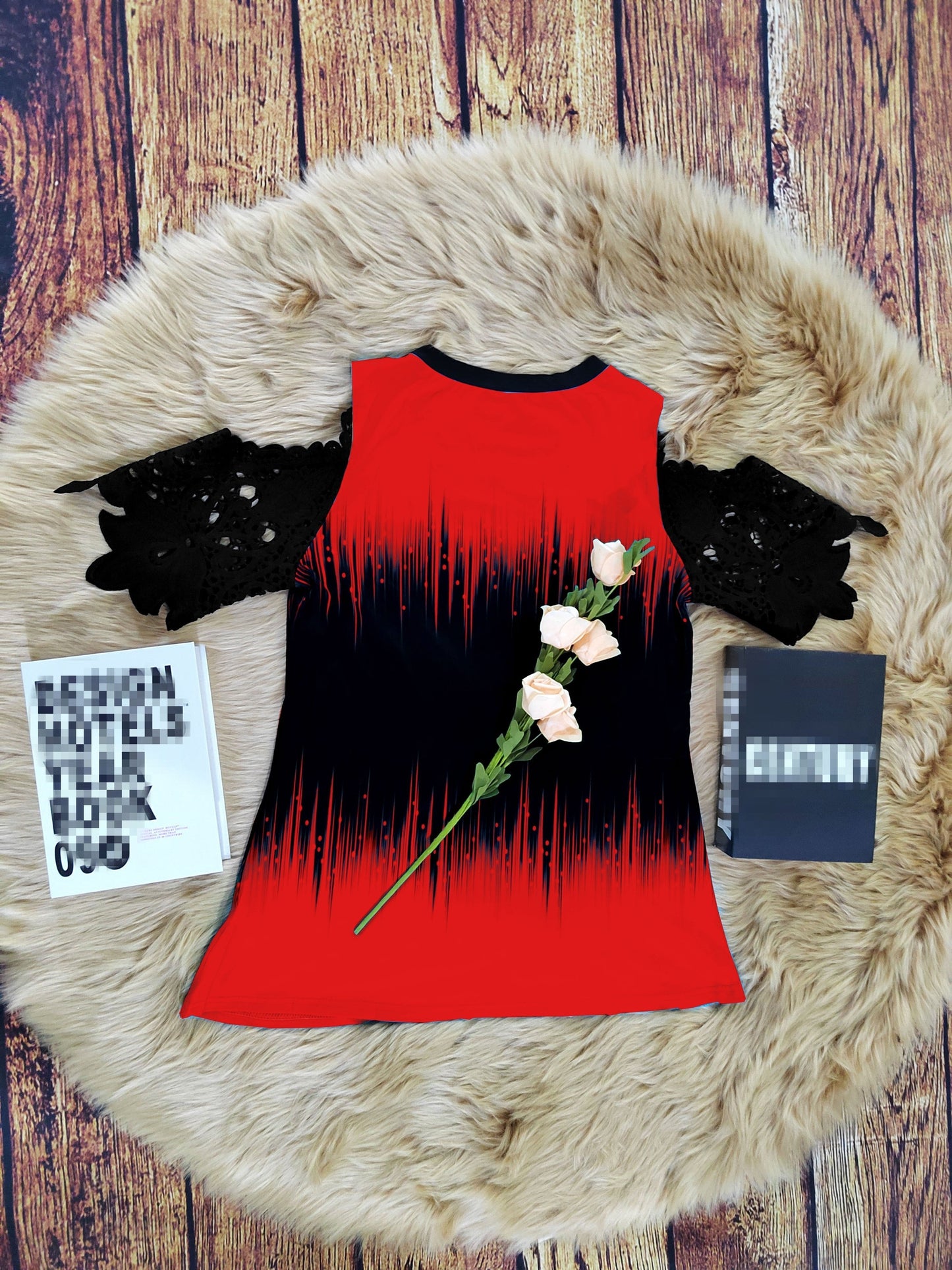 V-Hals T-Shirt - Kant Inzet Ontwerp & Korte Mouwen