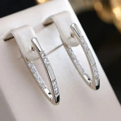 Verfijnde oorbellen met zirconia stenen