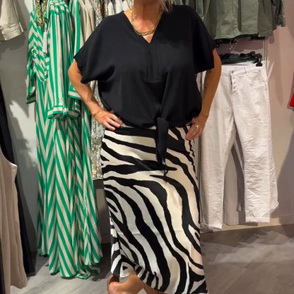 Top met strik aan de voorkant en midirok voor dames – Casual set