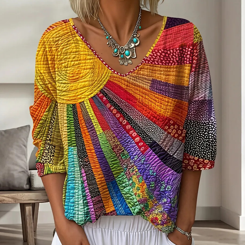 👚 Retro, artistieke blouse met digitale print – boho-chic