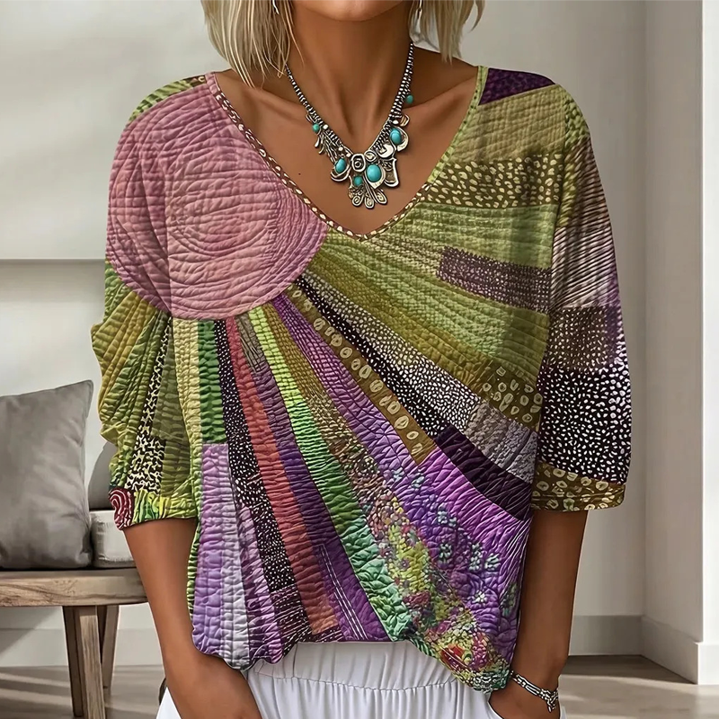 👚 Retro, artistieke blouse met digitale print – boho-chic